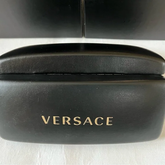 VERSACE hard clamshell black eyeglass/ sunglasses case - Picture 3 of 6
